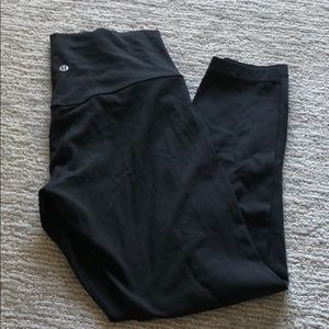 Black cropped luluLemon leggings